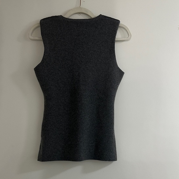 Sleeveless Dark Gray Top - Picture 5 of 7